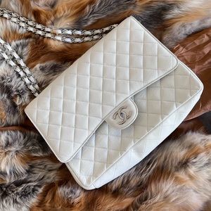 Caviar Quilted Medium White Chanel Shoulder Purse